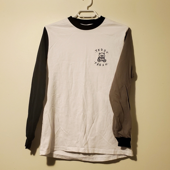 Long Sleeve Colorblock T-Shirt - Picture 3 of 9